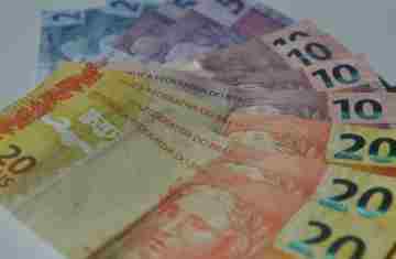  Renda domiciliar per capita chega a R$ 2.316 em 2025, diz IBGE 